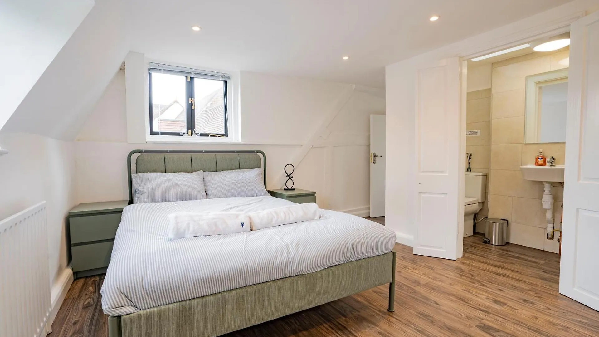 Uxbridge Home 1 Bed Flat בריטניה
