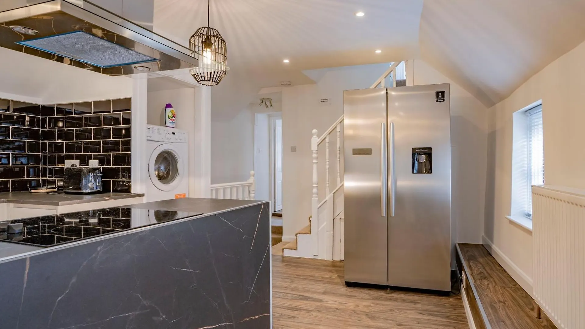 Uxbridge Home 1 Bed Flat דירה