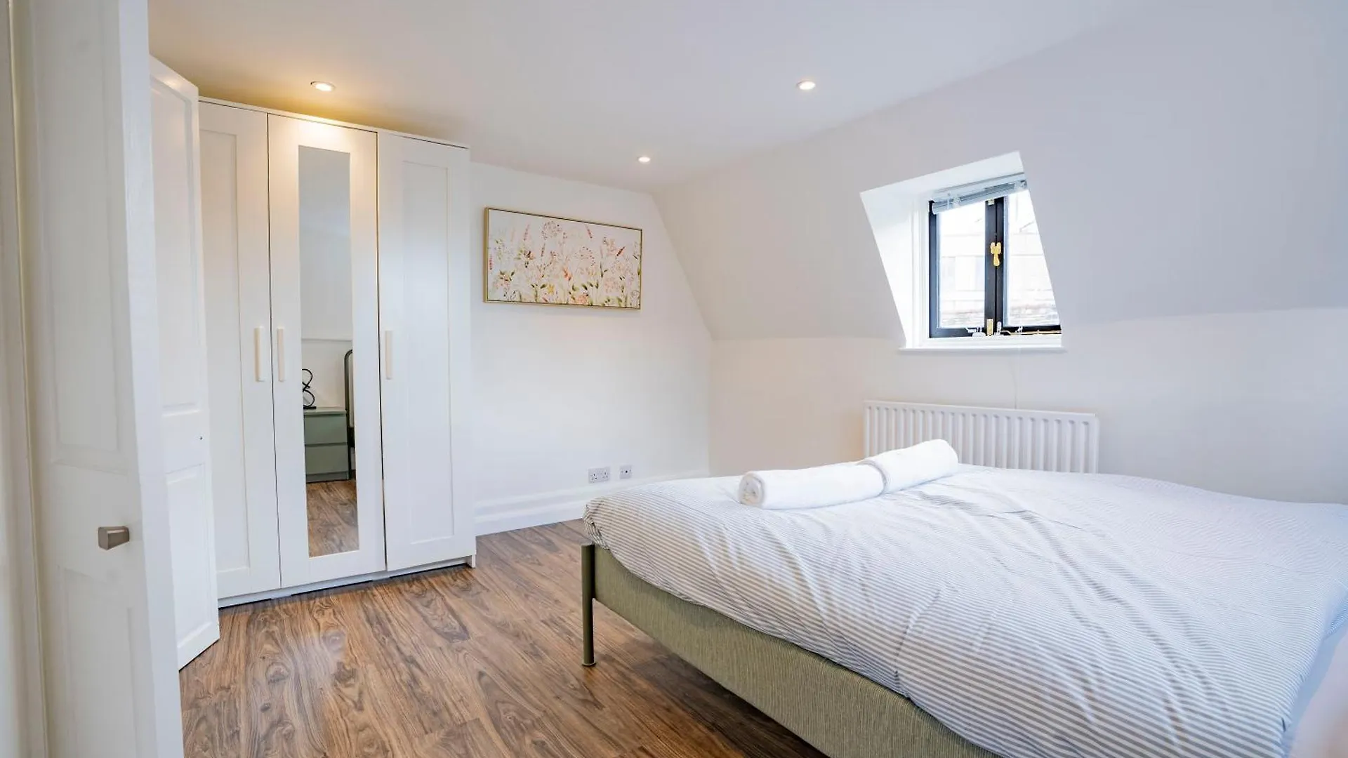 דירה Uxbridge Home 1 Bed Flat בריטניה