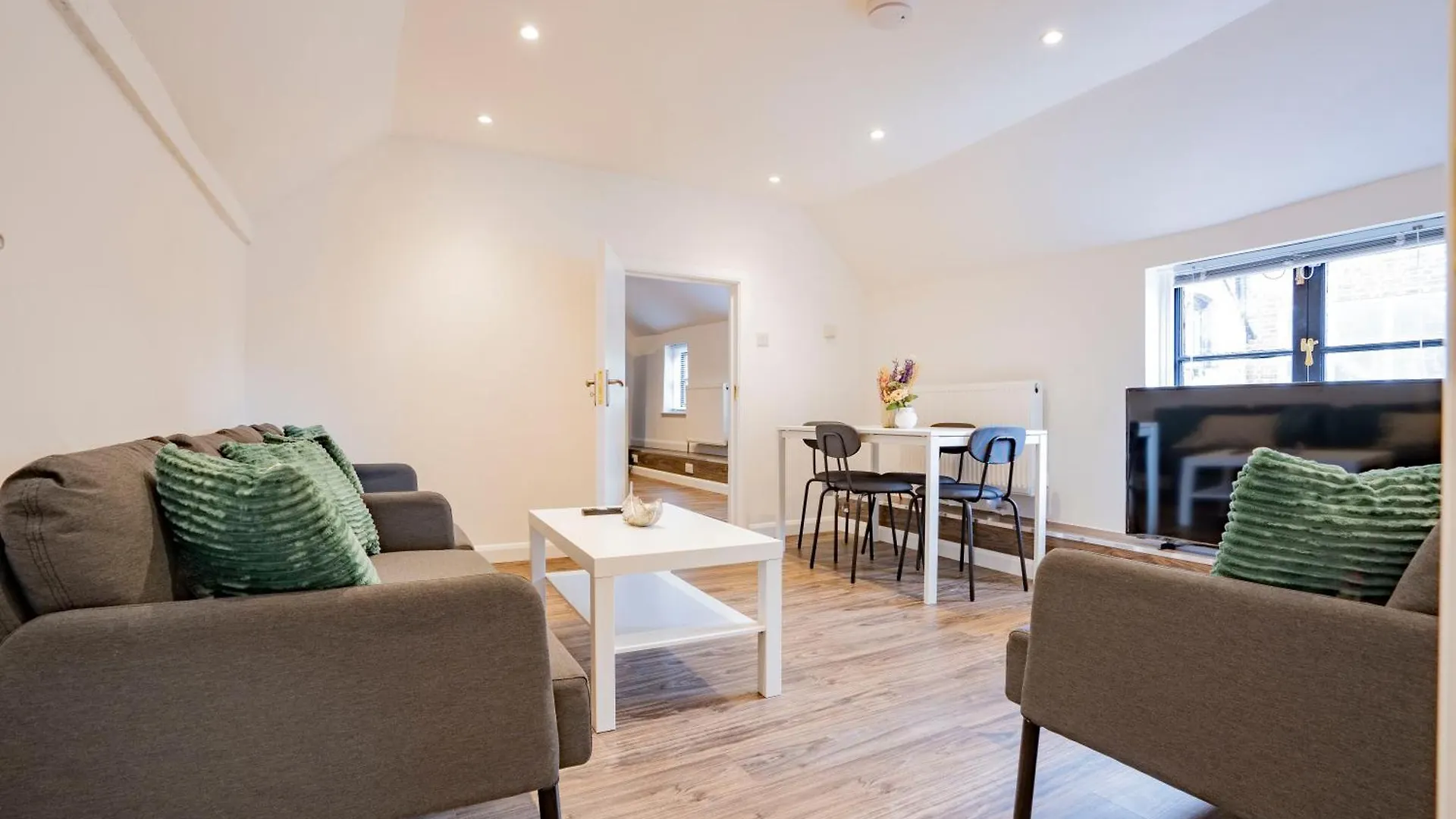 Uxbridge Home 1 Bed Flat