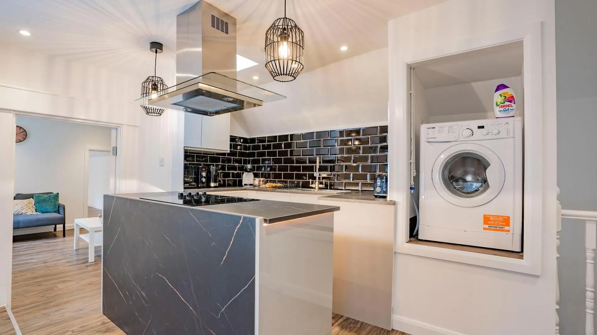 Uxbridge Home 1 Bed Flat 0*,